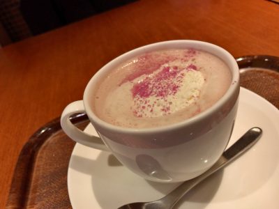 期間限定の紫芋のミルク珈琲